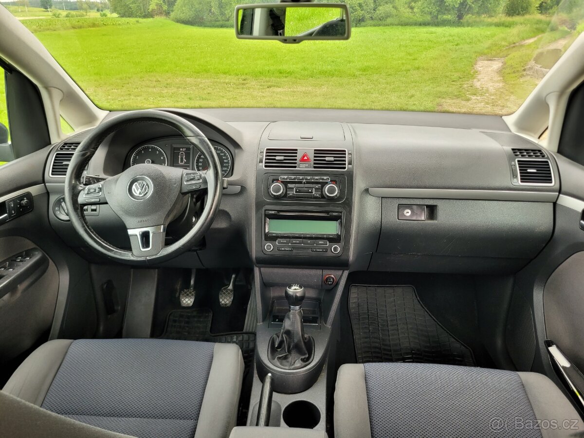 VOLKSWAGEN TOURAN - 7