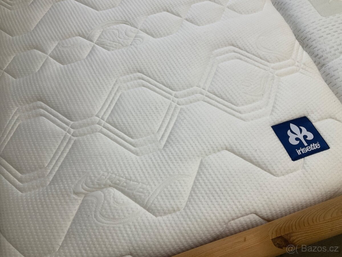 Velká ložnice voskované borovice Masiv - 7