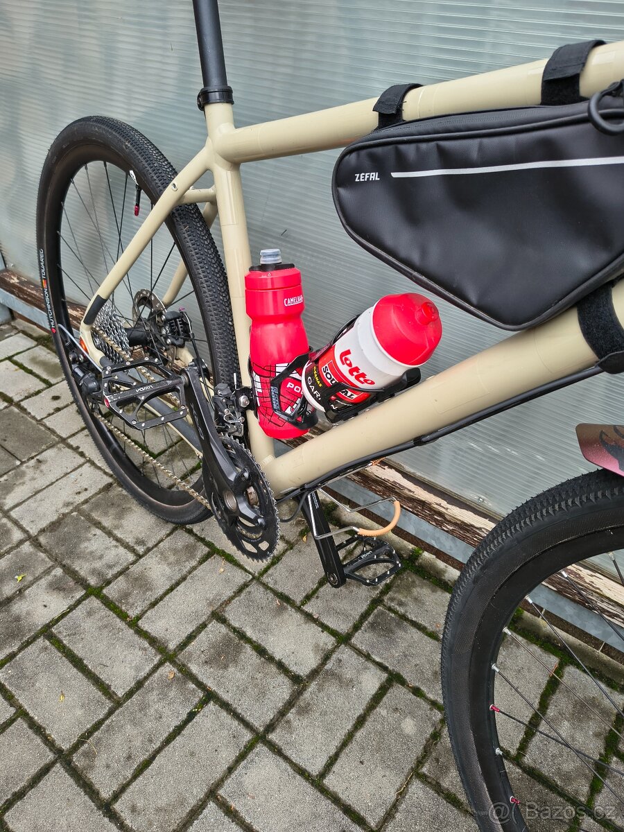 Cestovní Gravel BC Flint s odpruženou FOX vidlicí - 7