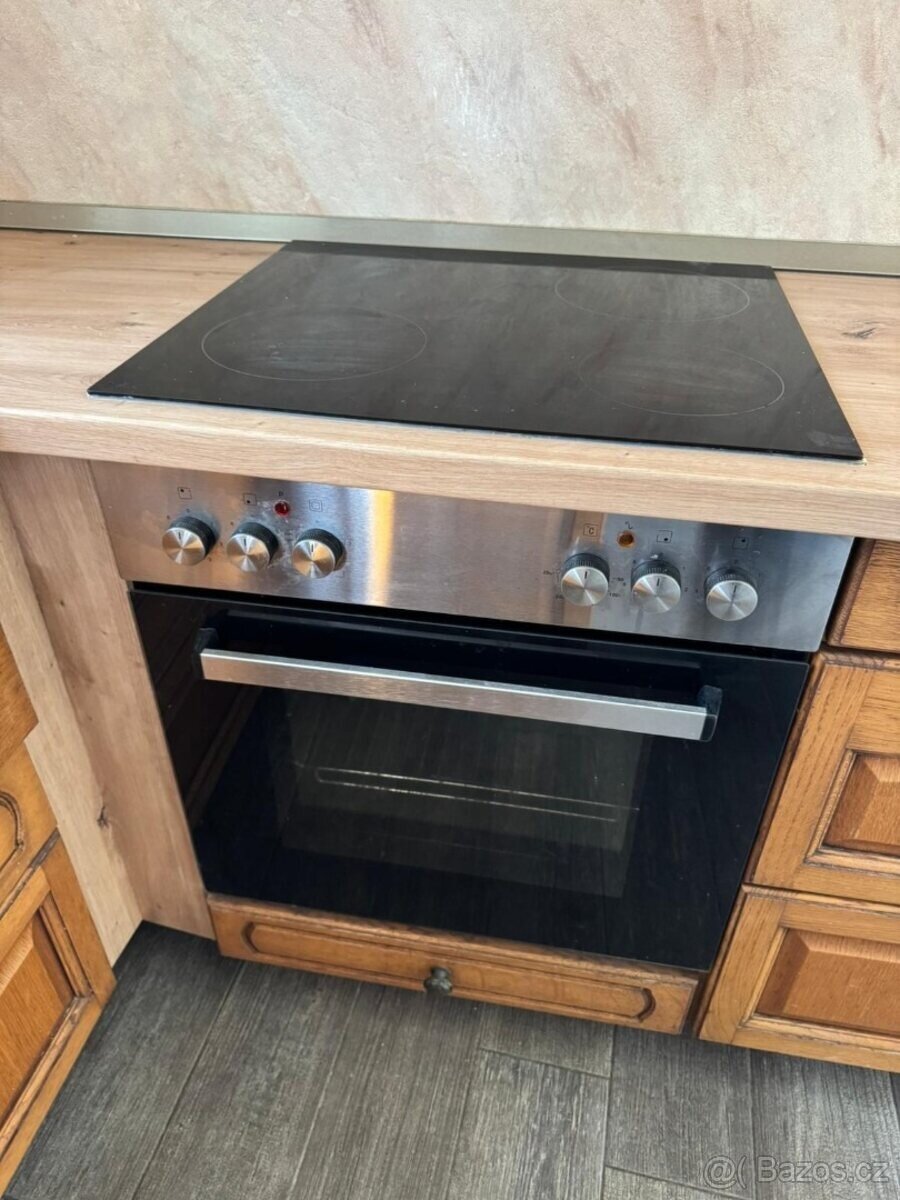 Krásná rustikální dubová linka se spotřebiči, 5447 - 7