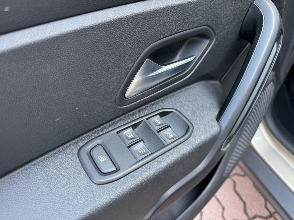 Dacia Duster,1.6 Sce 4x4 ČR 1.maj - 7