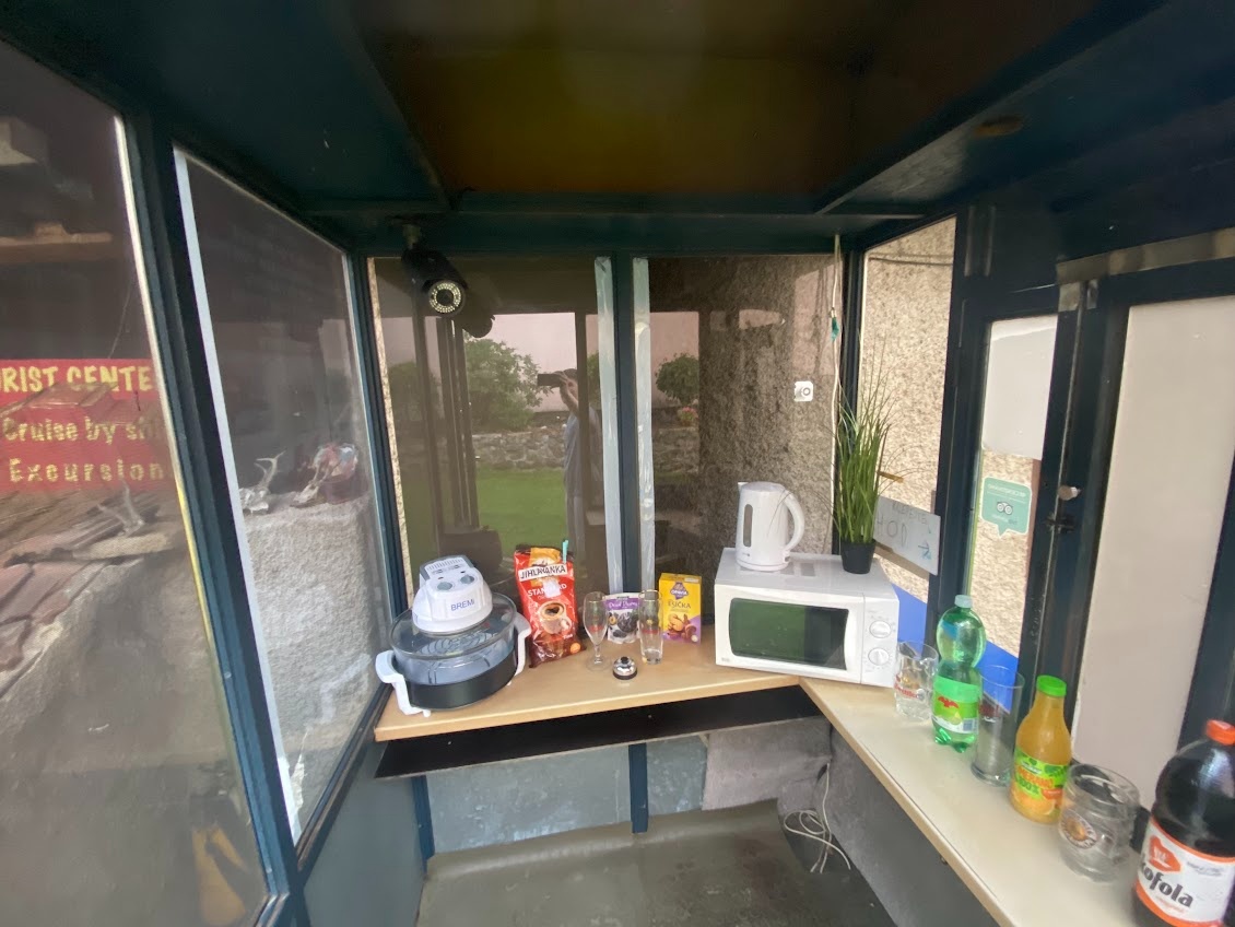 Prodám pevný prodejní stánek. - 7