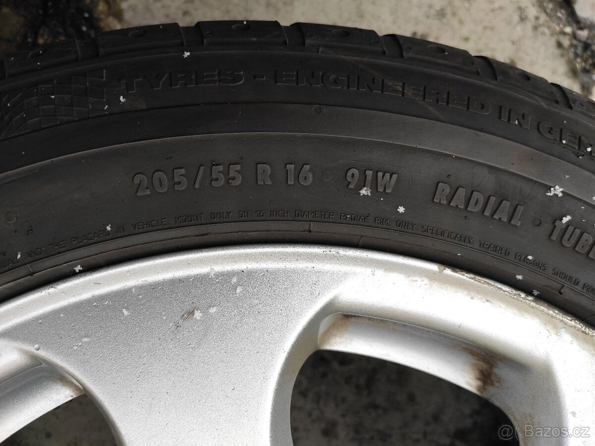 Sada kol 5x112 R16 origo AUDI, pěkné letní pneu 5-6,5mm - 7