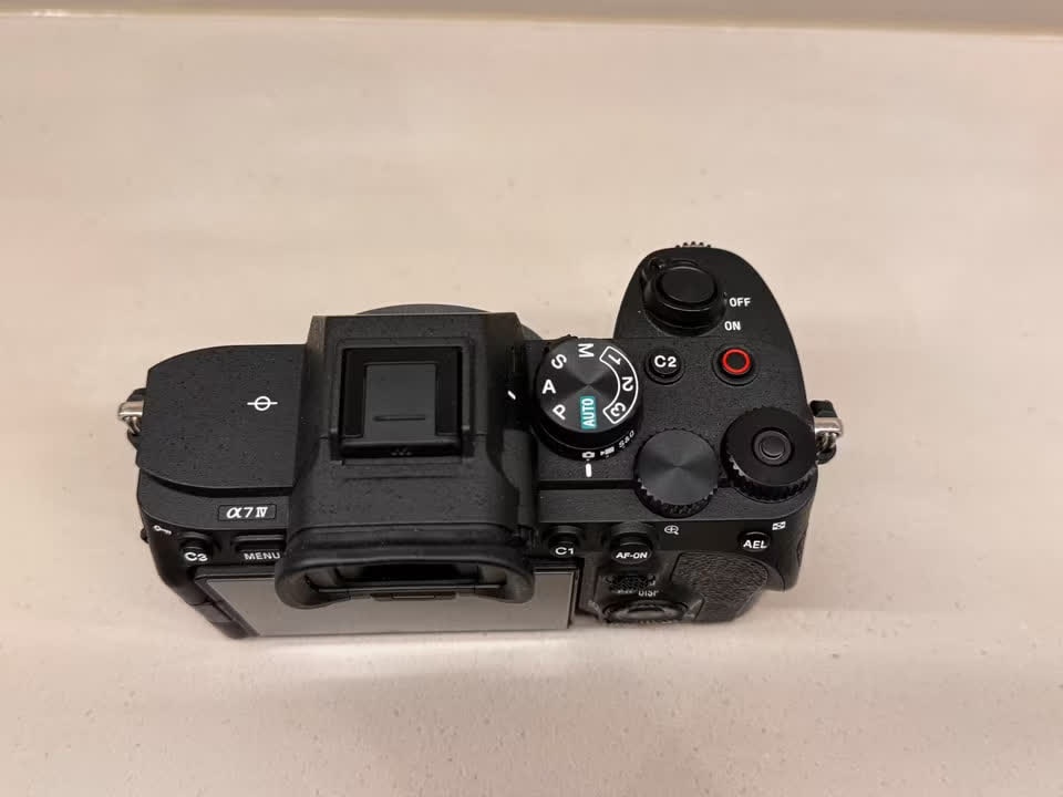 Sony Alpha 7 IV (A7IV / ILCE-7M4) – velmi dobrý stav – 3 bat - 7