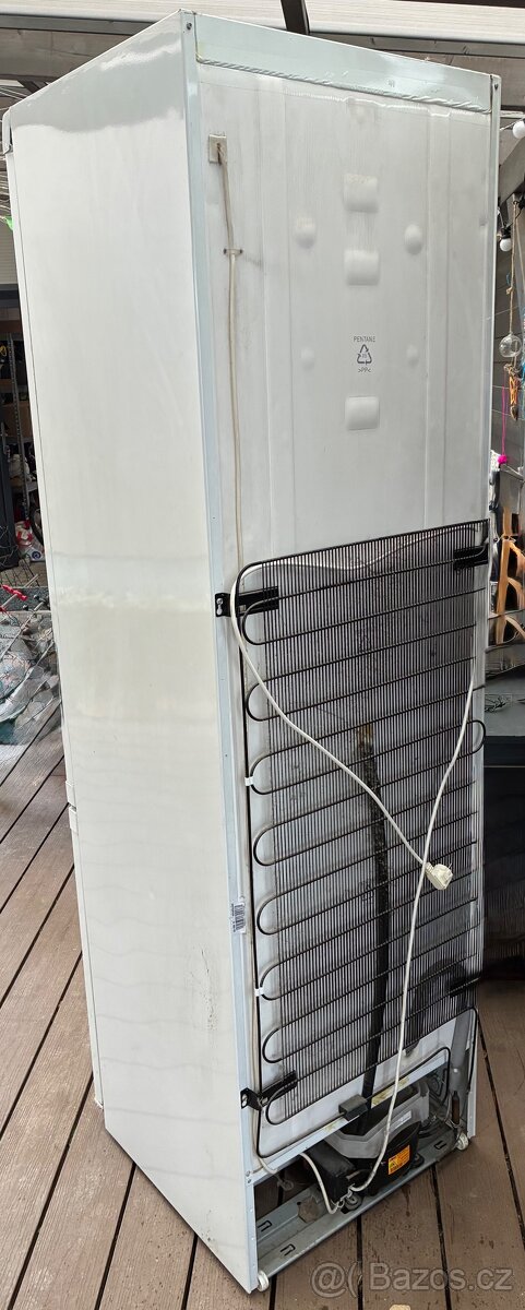 Lednice s mrazákem Electrolux ERB40003W8 - 7