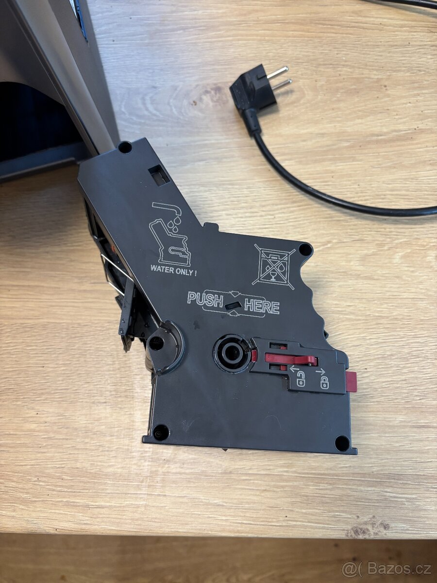 Automatický kávovar Siemens EQ.6 plus TE651319RW černý - 7