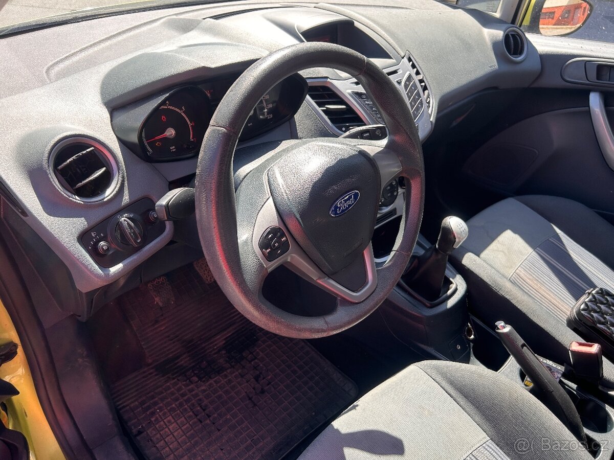 Ford fiesta - 7