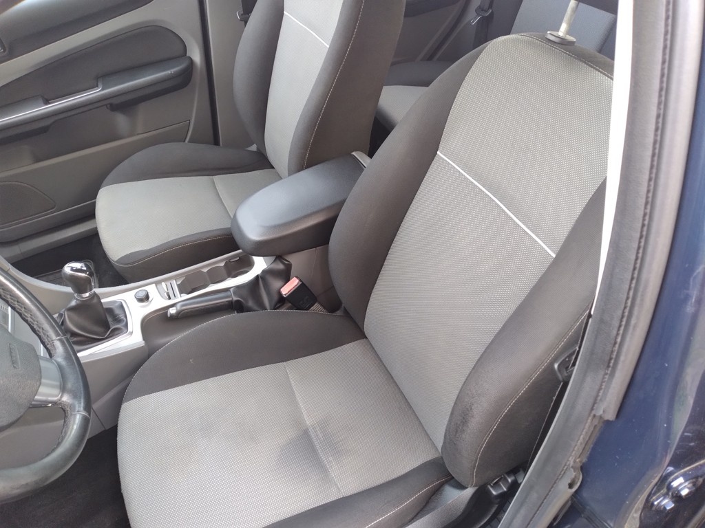 FORD FOCUS COMBI 1.6 16V 1.VLASTNÍK, ČR, KLIMA - 7