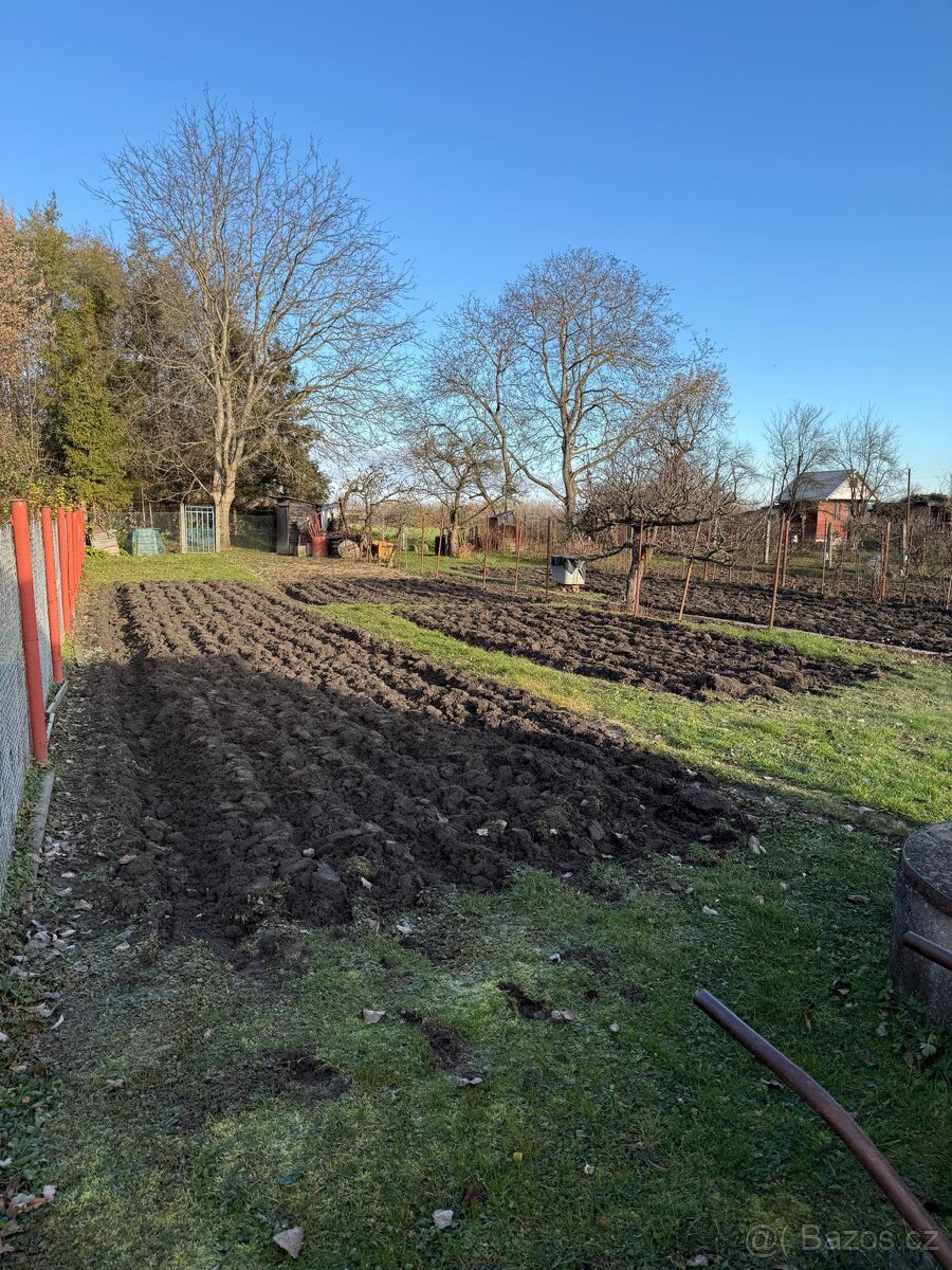 Zahrada Hulín 438 m² – elektřina, studna, bouda, pergola - 7