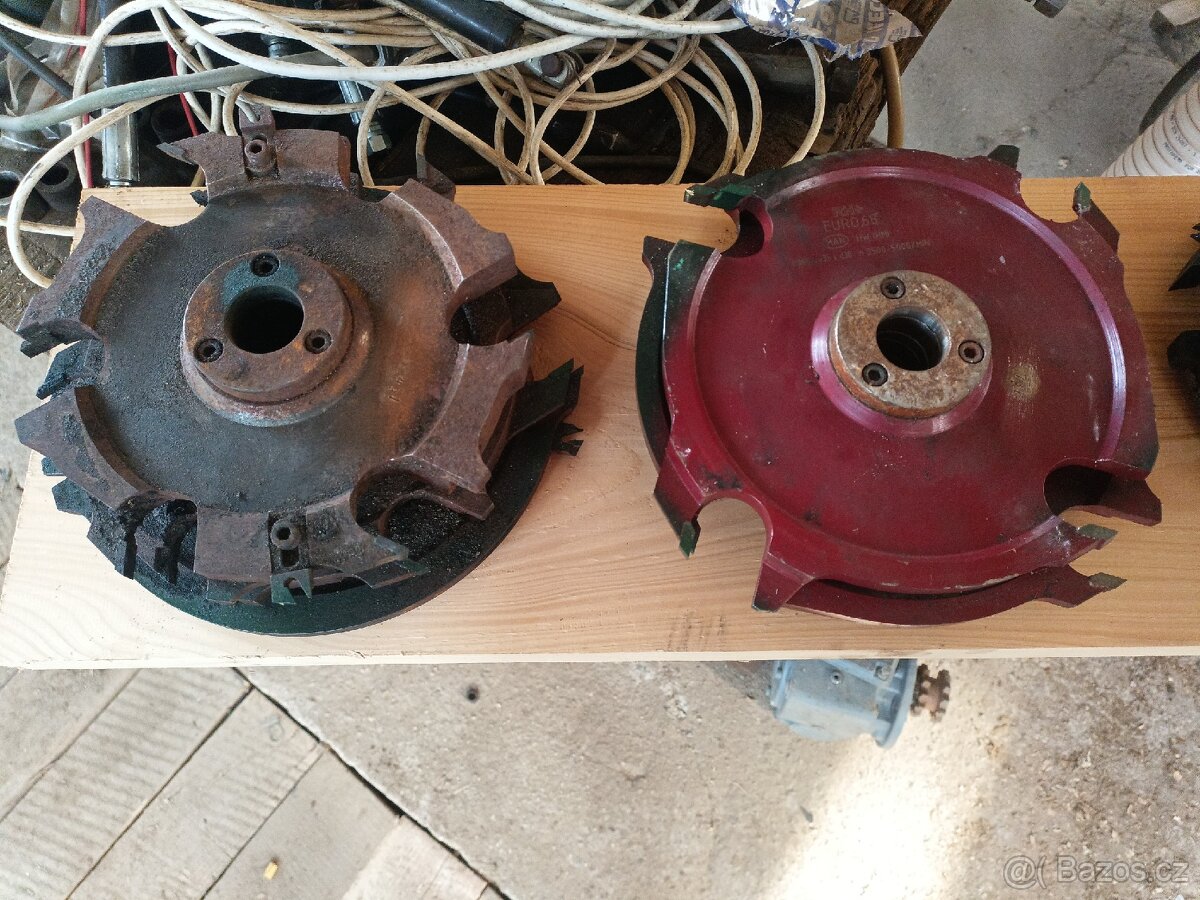 Sada dřevoobráběcích fréz, cca 10ks - 7