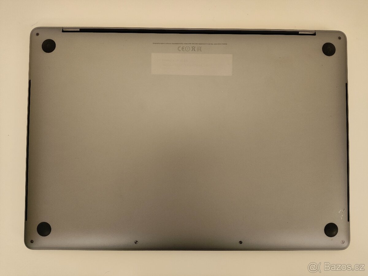 MacBook Pro 2017 i7 | 16GB | 512GB SSD - 7