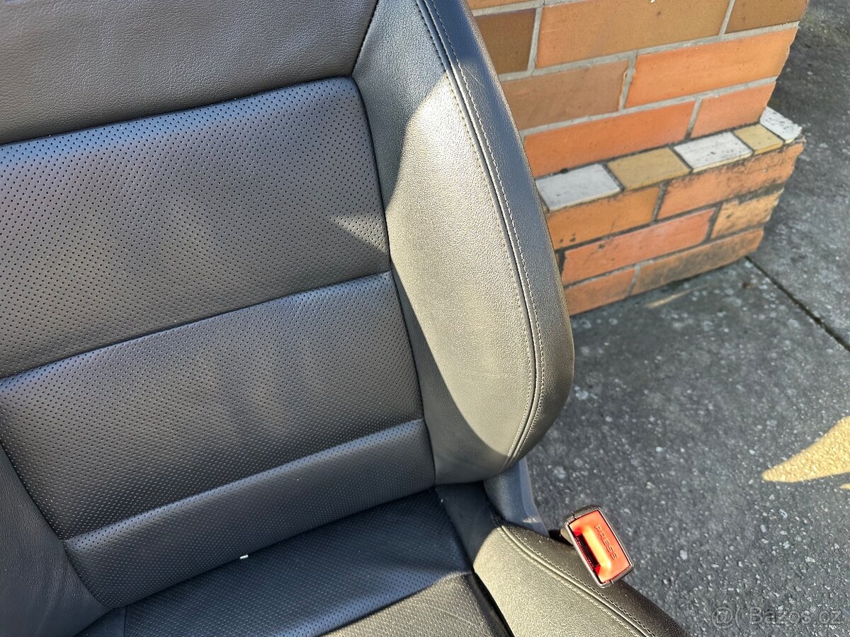 Sedačky, volant Octavia II RS - 7