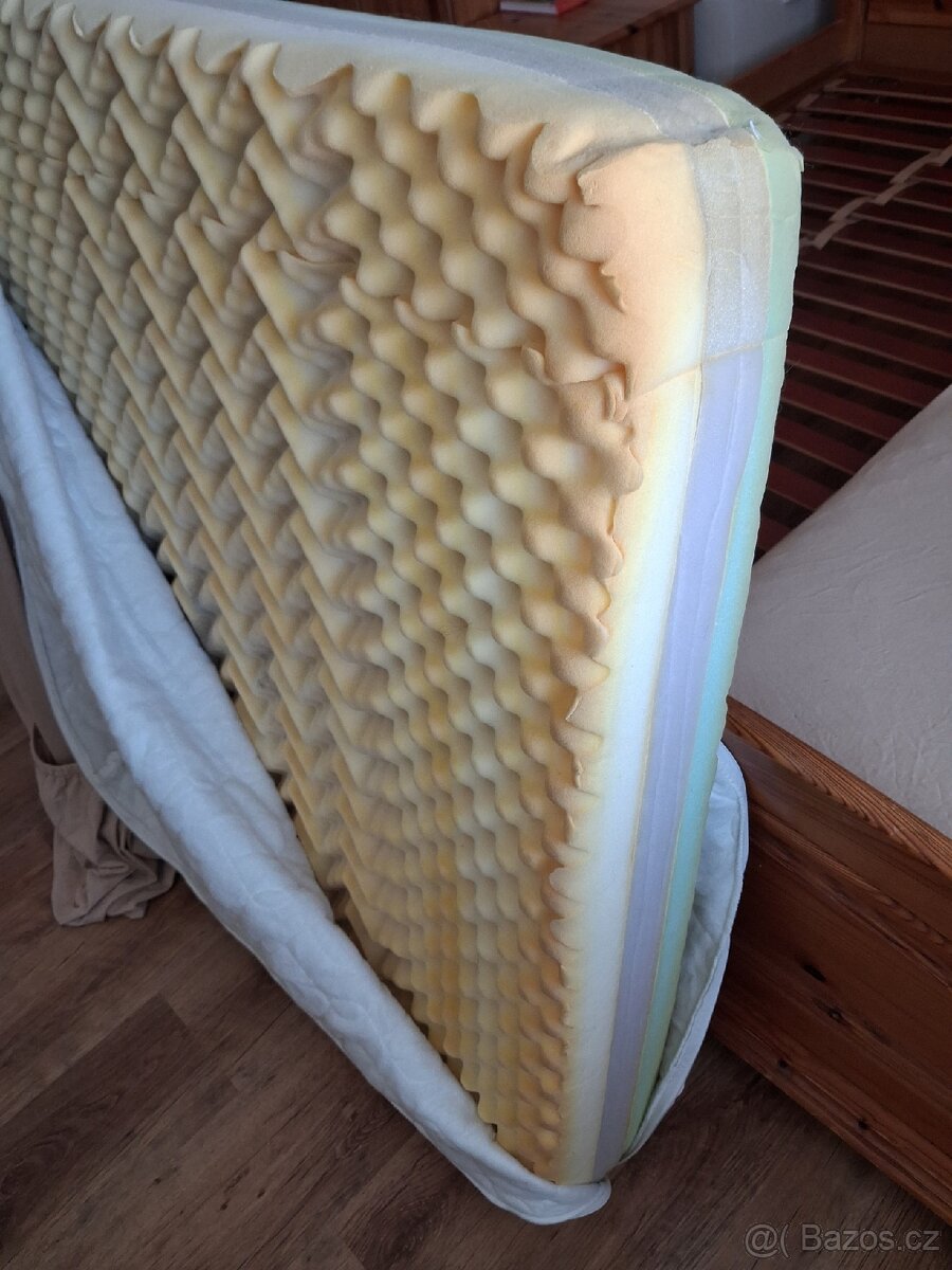 Dřevěná postel 200x200 - 7