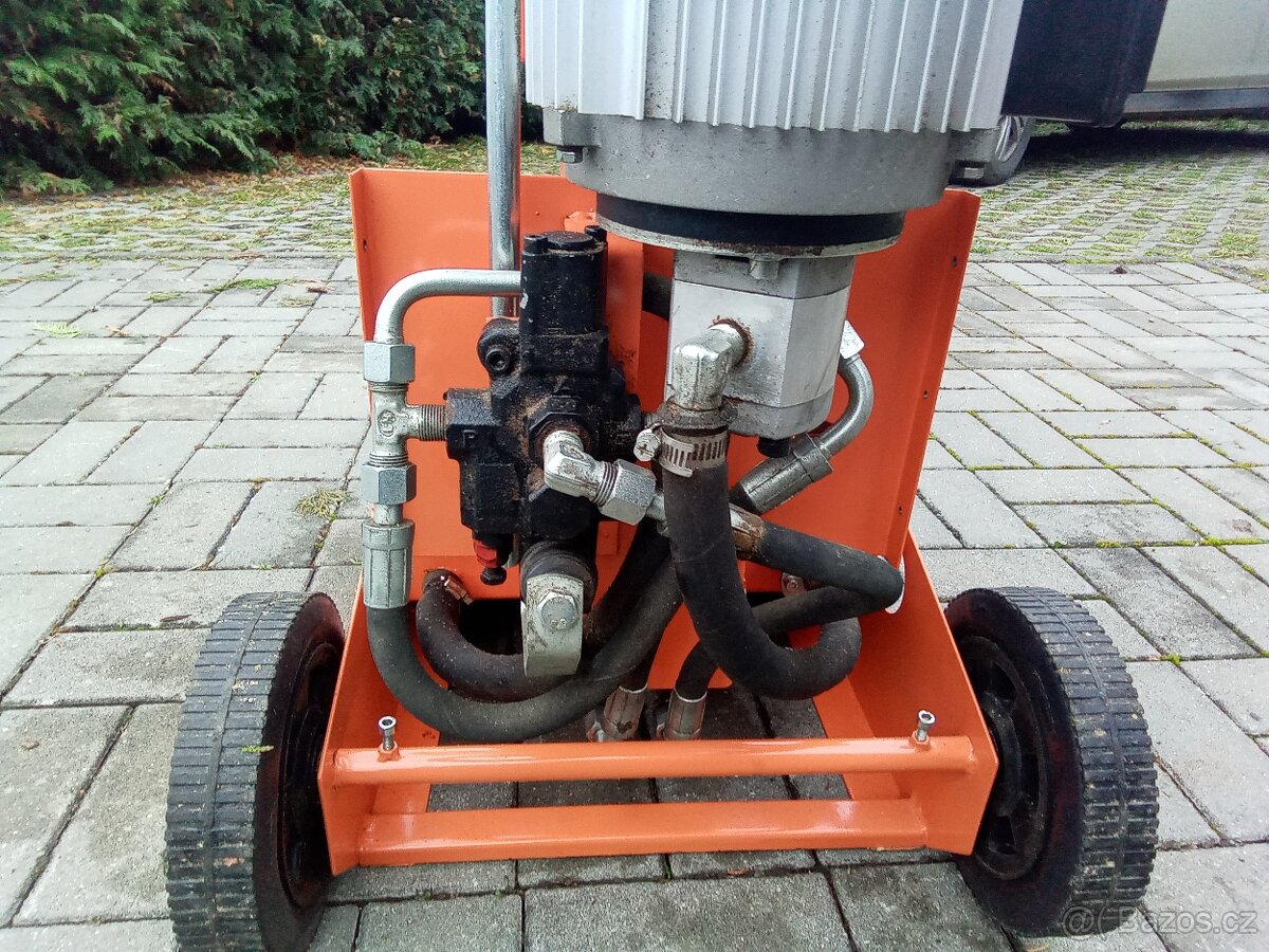 Štípačka dřeva - 7