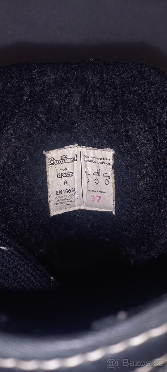 Prodám dětské brusle Crowned vel.37 - 7