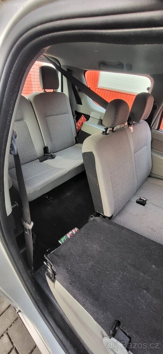 Dacia Logan 1,5 DCI , r.v. 2007 - 7 míst k sezení - 7