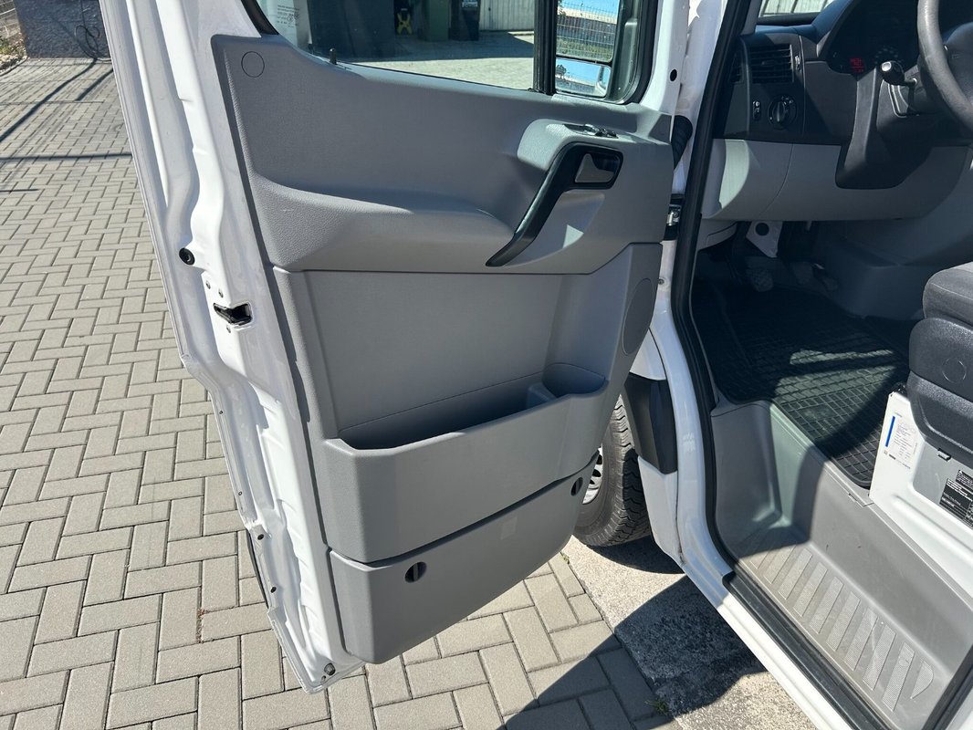 Volkswagen Crafter 2.0 TDI 100 kw - REZERVACE - 7