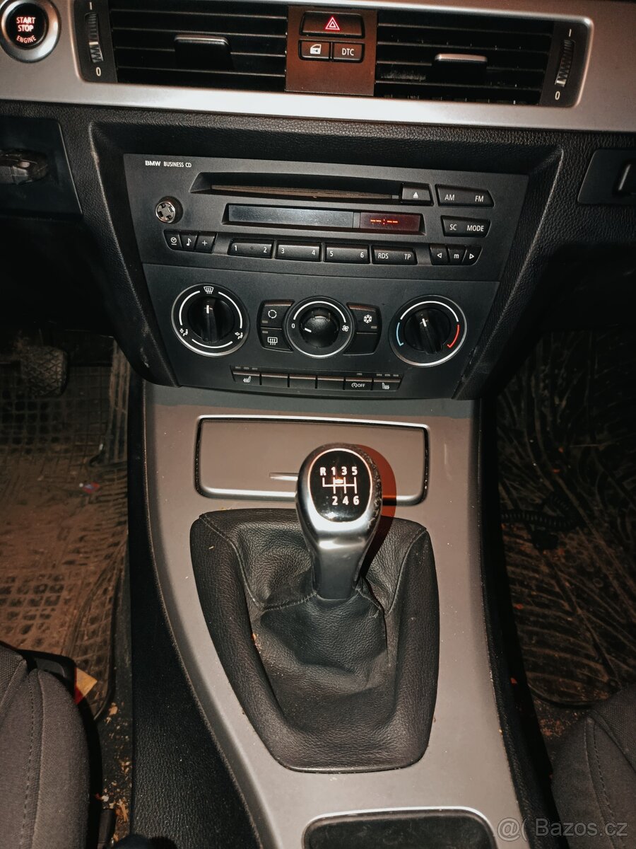 Prodám BMW E91 320D na náhradní díly - 7