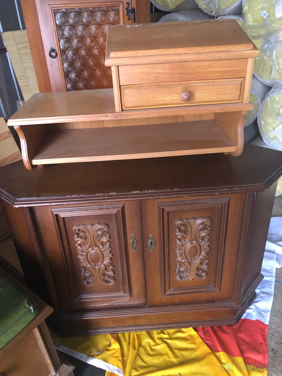 Prodám více starožitného nábytku. SLEVA - 7