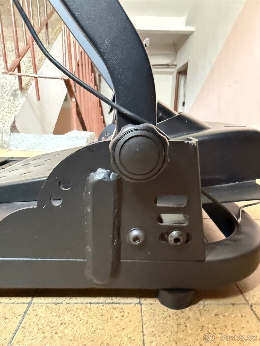 Logitech G29 a playseat konstrukce - 7