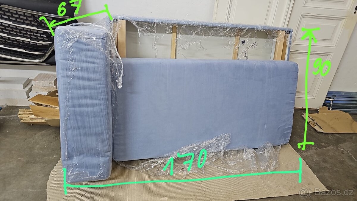 Rozkládací modrý gauč - 7