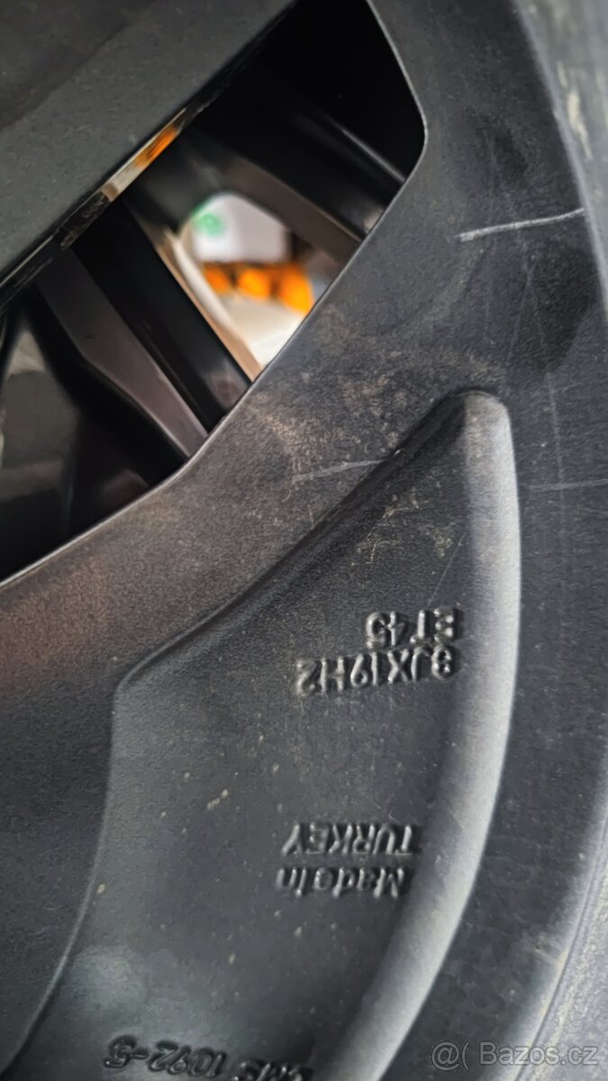 VW ID5 E19 zimni alu sada 235/55/19 - 7