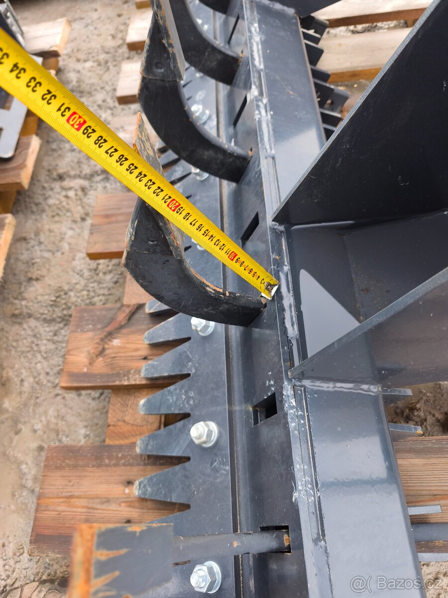 Rozryvák a rovnací rám na smykáč - 7
