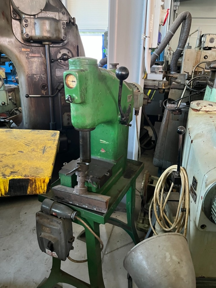Hydraulický lis Sklostroj CDC 2-7 (20 kN) - 7