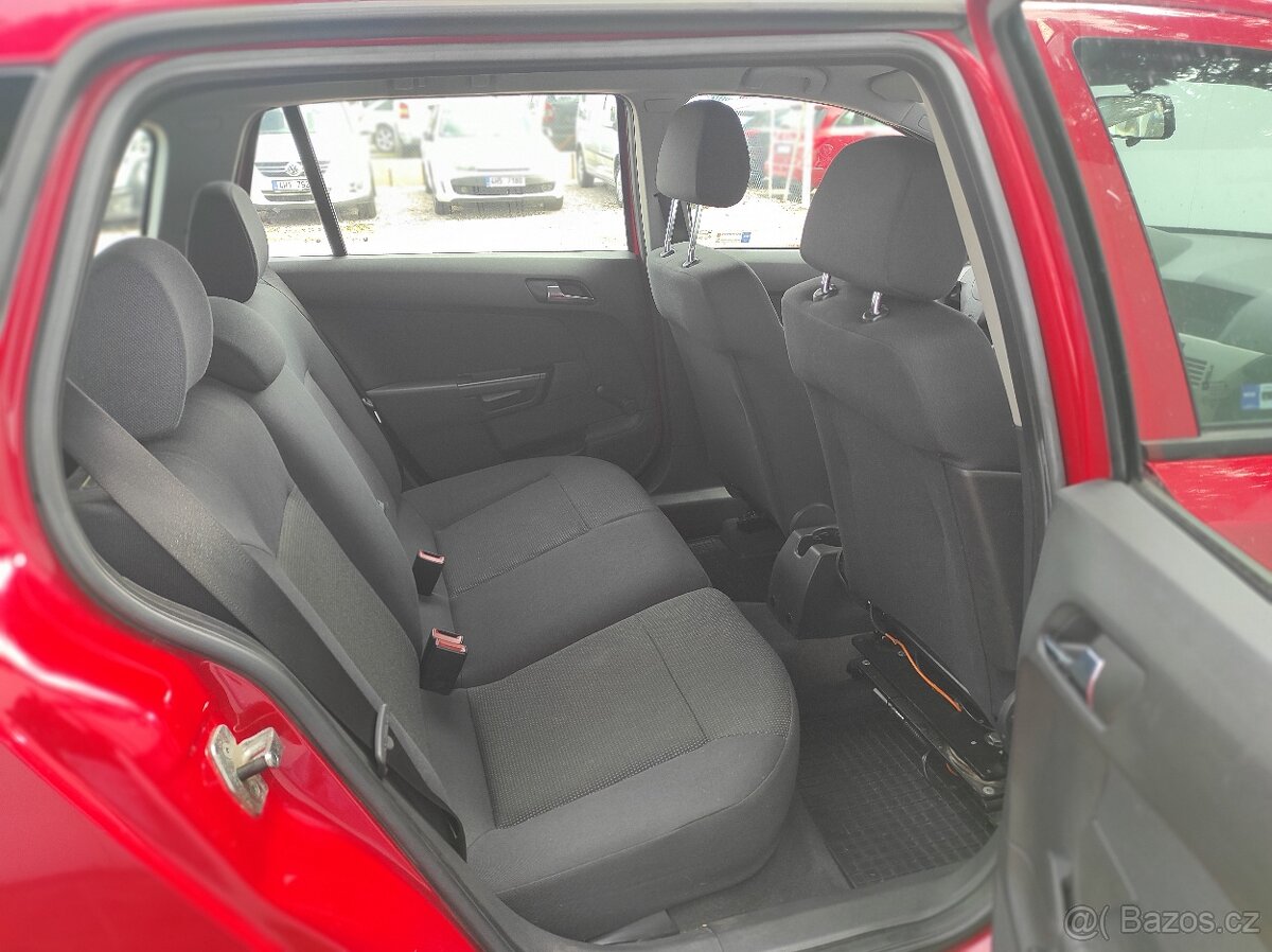 Opel Astra Combi 1.4 / 66 kW ČR 1.MAJ. JEN 48 tis. km - 7