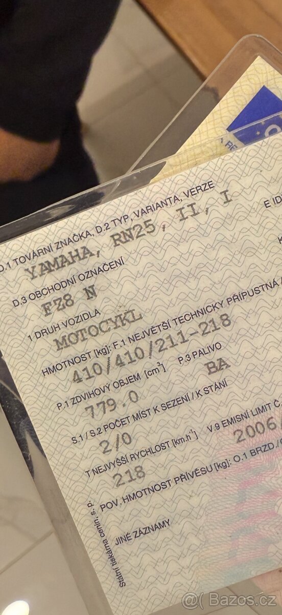 Yamaha fz8 - 7