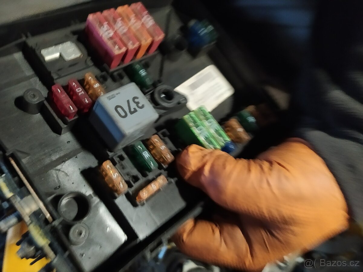 VW Jetta 2.0tdi 103kw BKD náhradní díly - 7