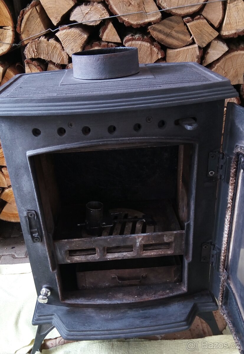 KAMNA LITINOVÁ S VÝMĚNÍKEM, masivní litina. - 7