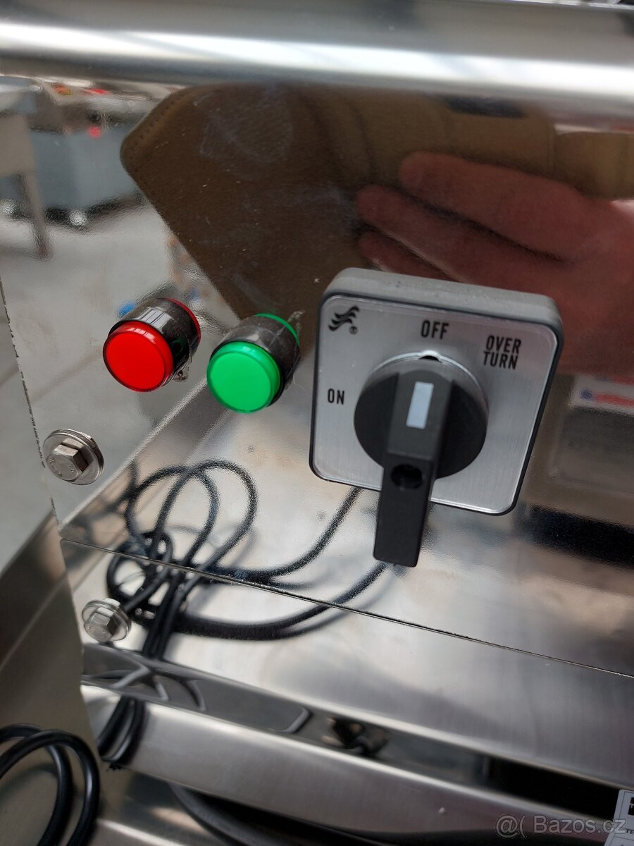 Mlýnek na maso HFM 22" Řeznický vlček, Řezačka masa HFM 22 - 7