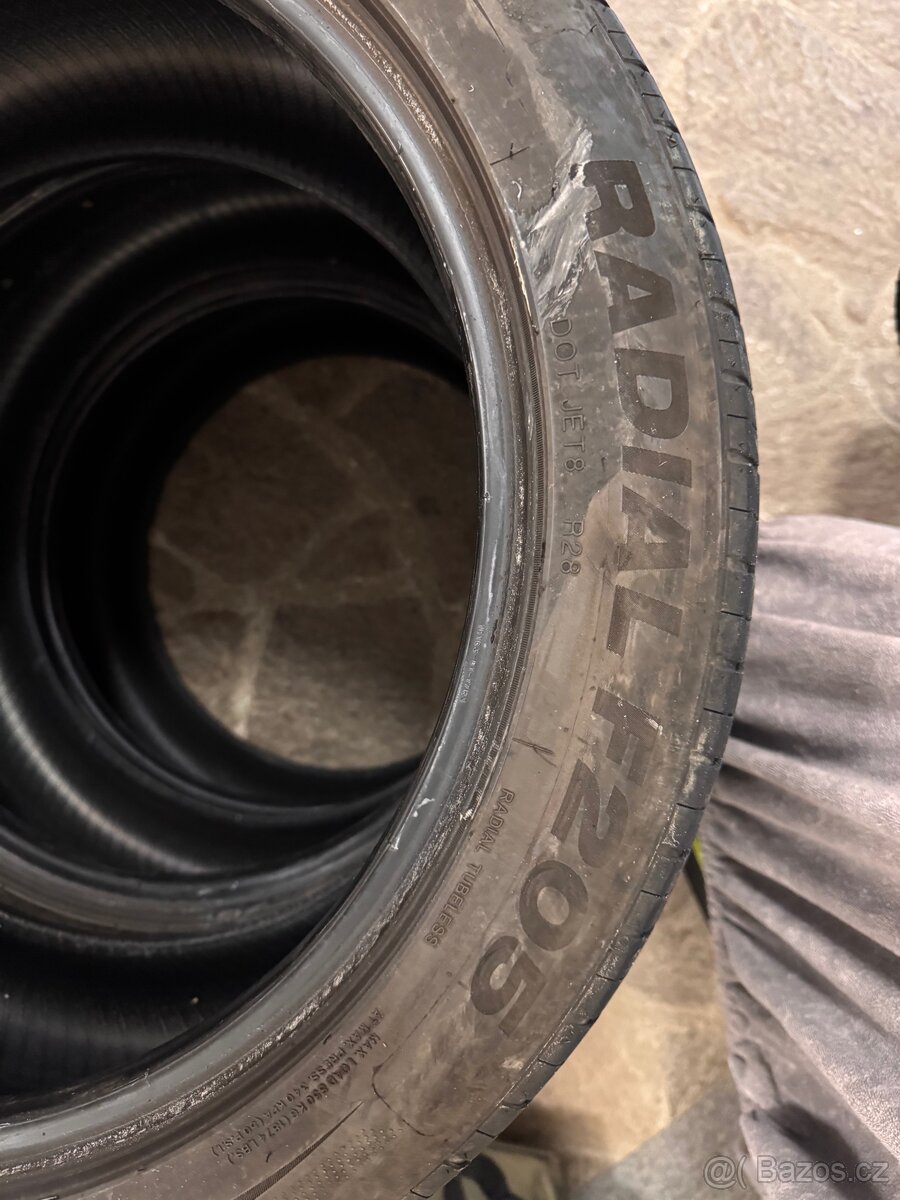 Sada letní pneu 245/45 r19 - 7