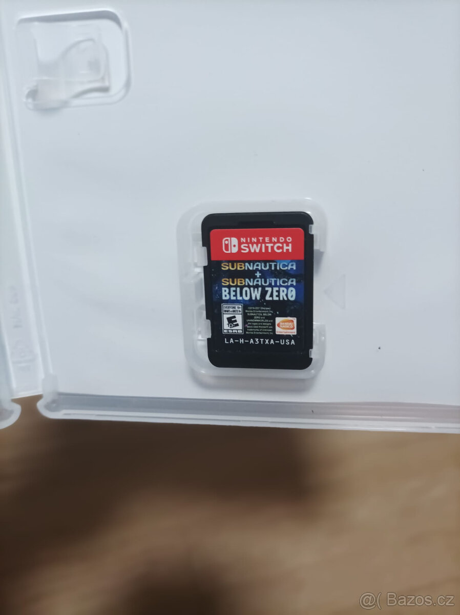 Konzole Nintendo Switch OLED+hra Subnautica - 7