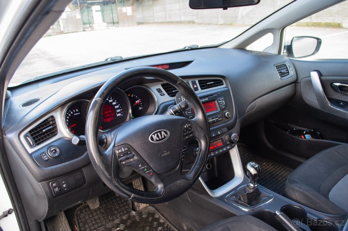 Kia Ceed SW 1.6 GDI - 7