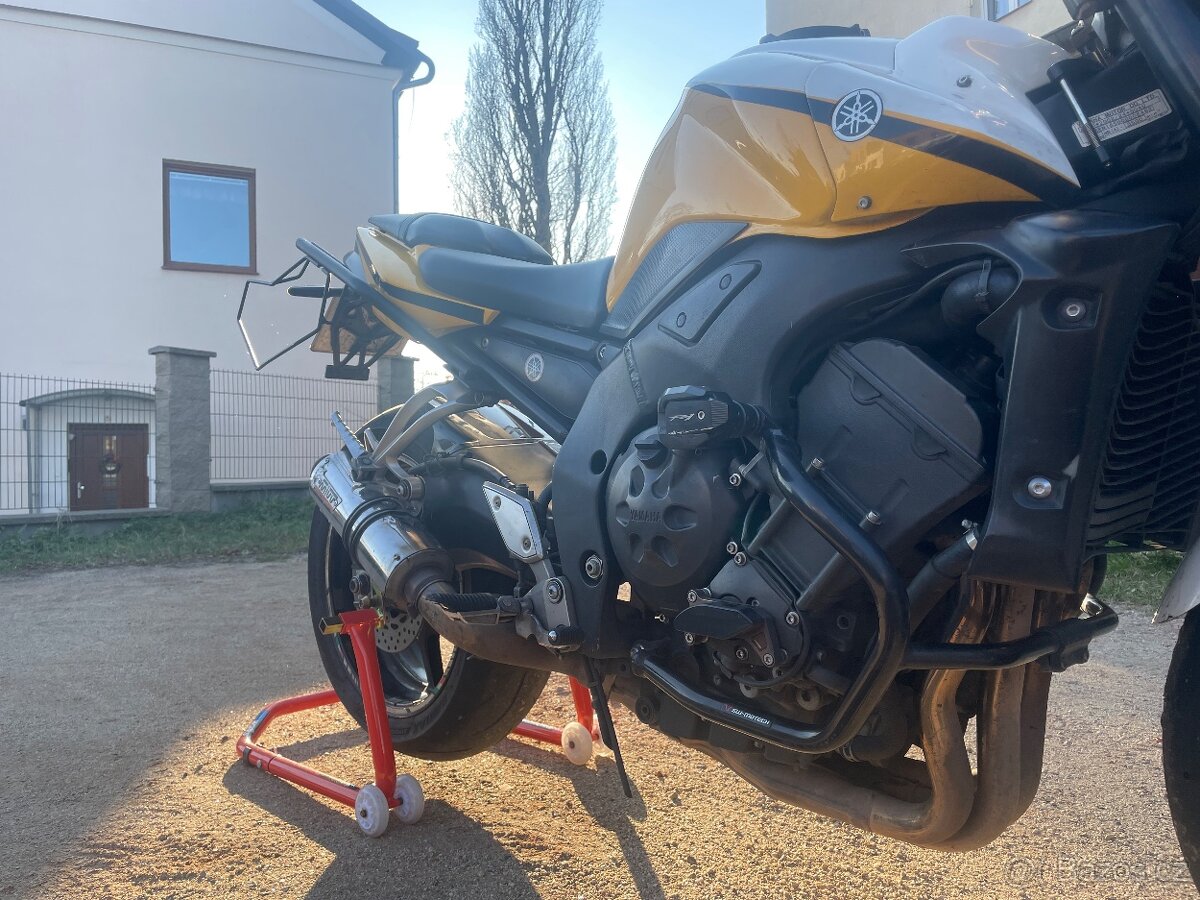 Yamaha FZ1n Laguna Seca - 7