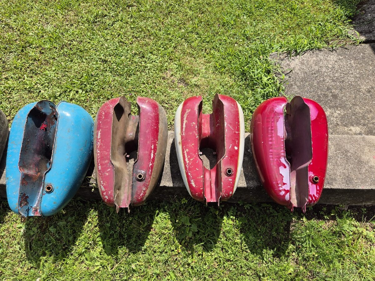 Prodám nádrže Jawa,Čz - 7