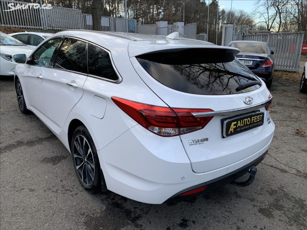 Hyundai i40 1,7 CRDi 104kW
Ojeté, 2017, 255 000 km - 7
