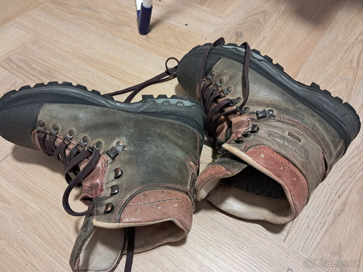 Turistické pohory Meindl vel.41-42 kožené, šíře H - 7