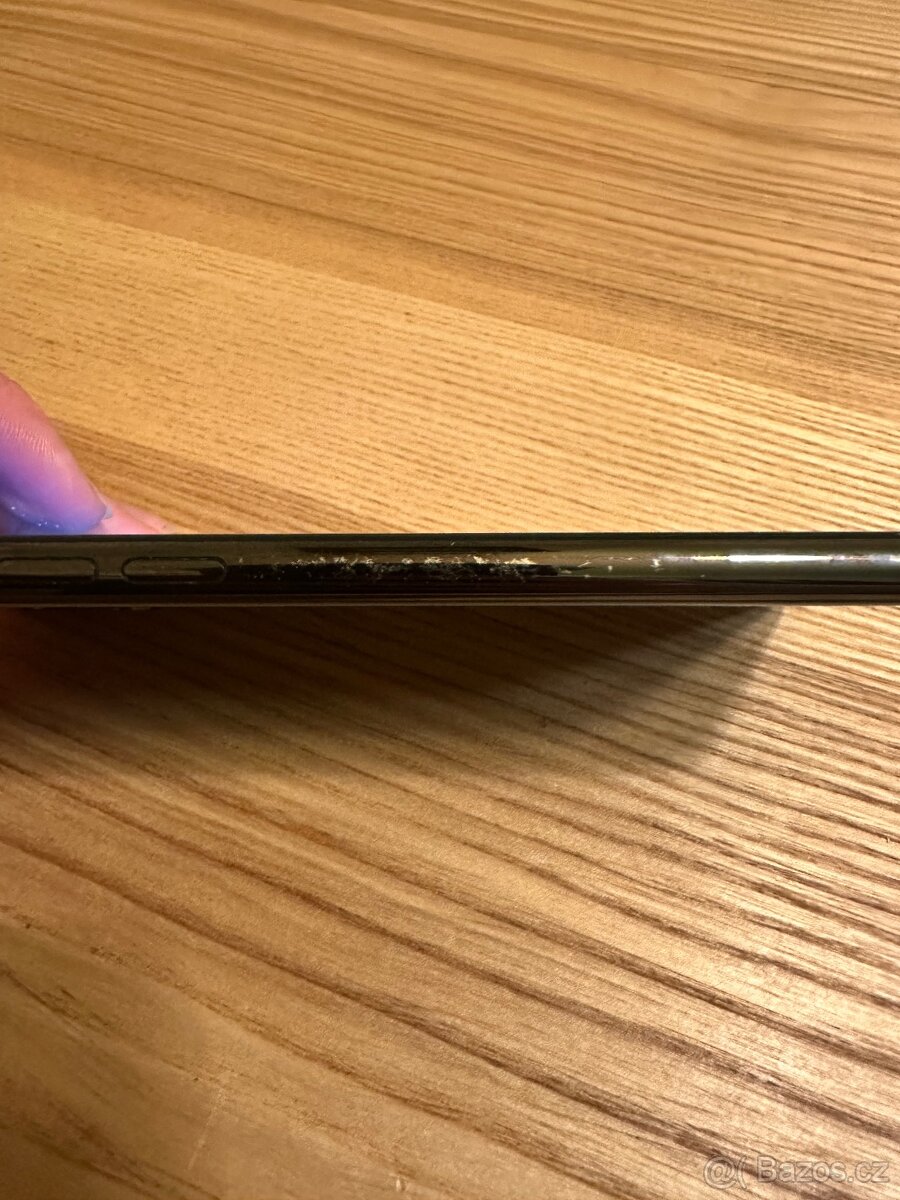 IPhone X 256 GB + příslušenství zdarma - 7