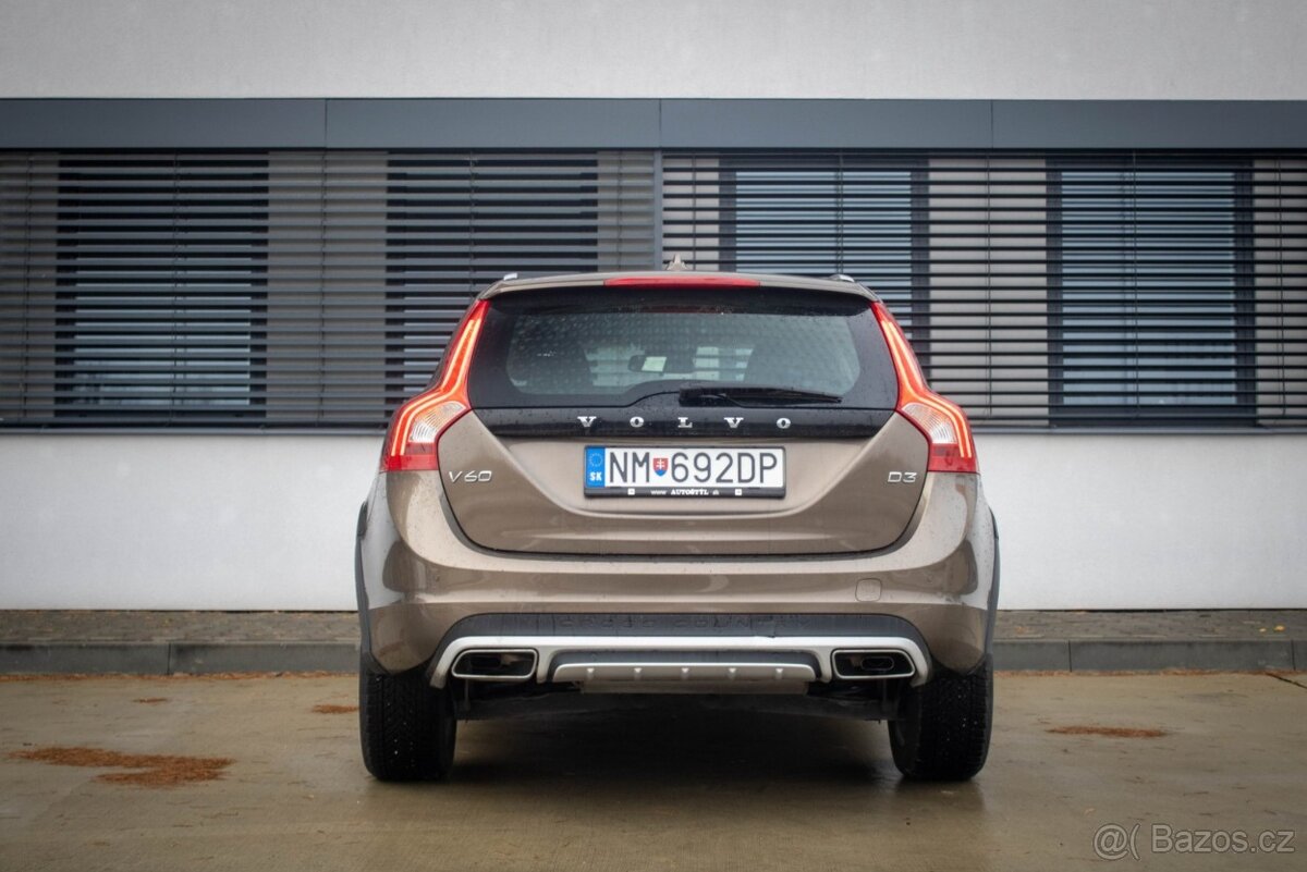 VOLVO V60 Cross Country 2.0L 110kW MT/6 2017 - 7