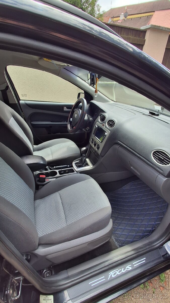 Ford Focus2 kombi 2006 1.6 benzín - 7