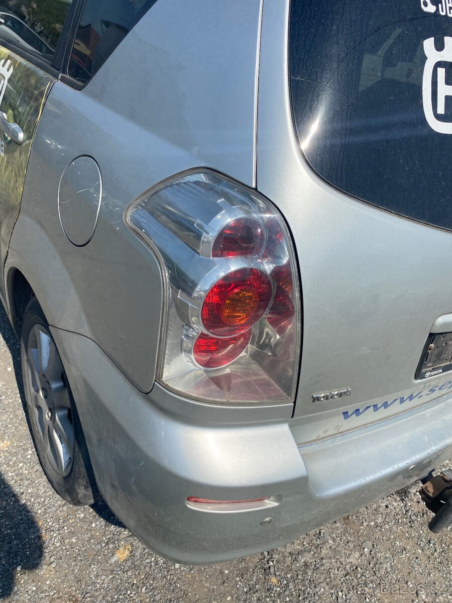 ND TOJOTA COROLLA VERSO 2.2D 2008 - 7