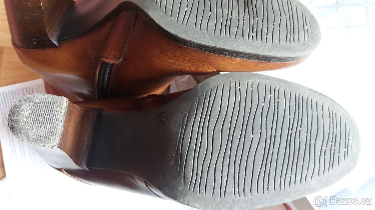 Kožené kotníčkové boty / kozačky Cafénoir vel. 38 - 7