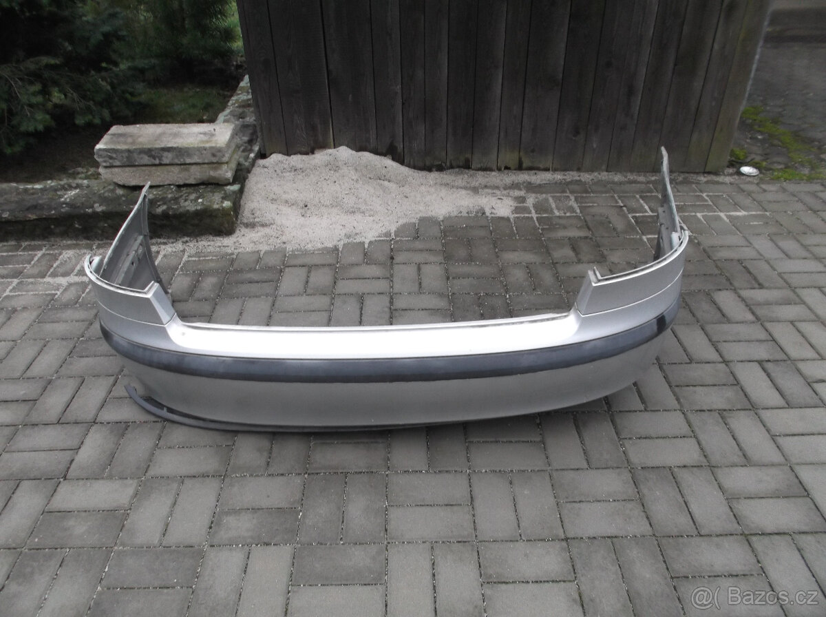 ŠKODA OCTAVIA 2 SVĚTLO-VÍKO-NÁRAZNÍKY A NÁHRADNÍ DÍLY - 7