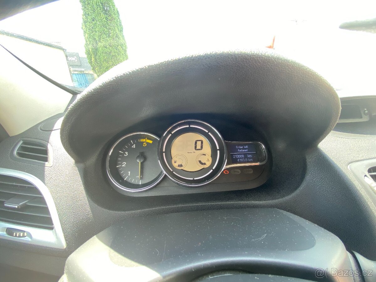 Renault Megane 1,9 Dci - 96 kW - po STK - 7