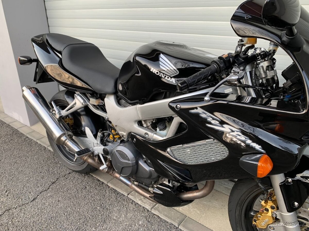 Honda VTR 1000F FireStorm - 7