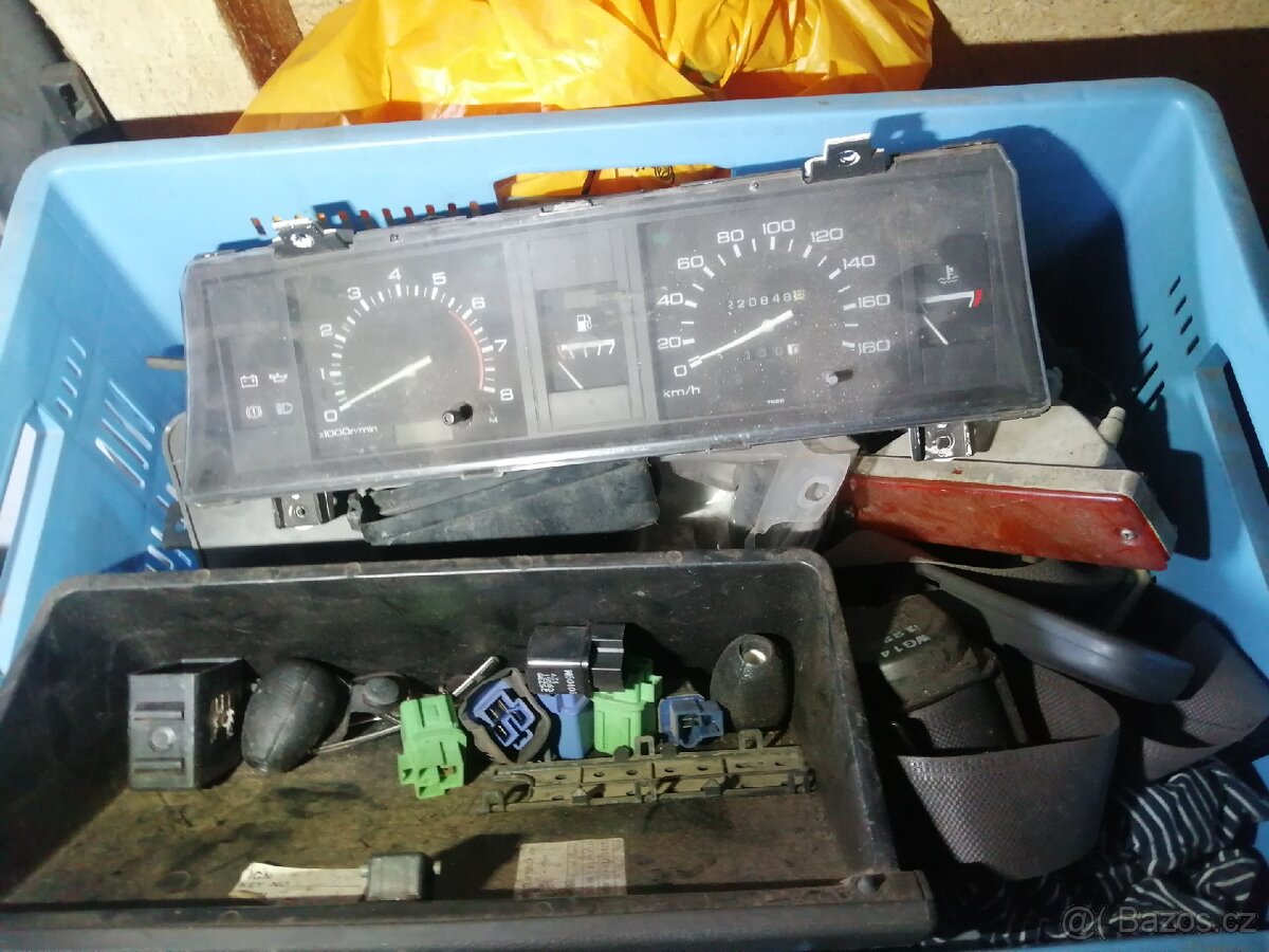 Nissan Terrano 1 D21 Díly - 7