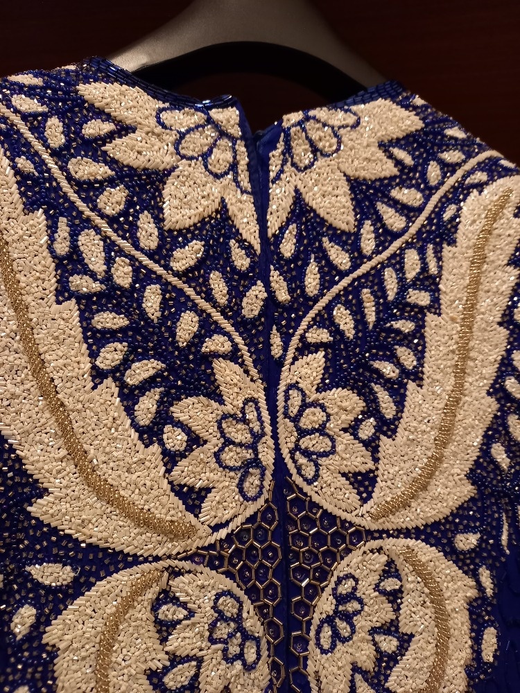 Prodám exkluzivní luxusní společenské šaty. - 7